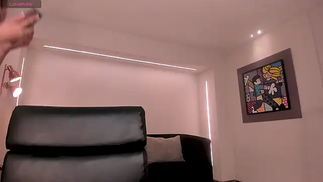 TiffannySins online show from 13, 3, 2026