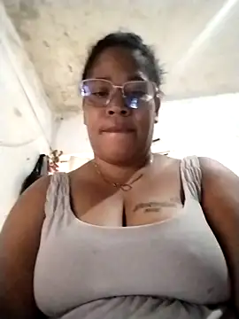 Snapshot of Big_ass_submissive chatting on 25, 10, 2025 Big ass submissive online show from 25, 10, 2025