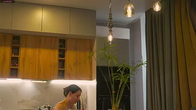 Anny Molly online show from 9, 11, 2025