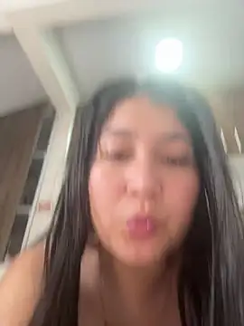 evelyn 1702 online show from 10, 10, 2025