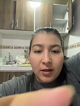 Snapshot of evelyn_1702 chatting on 13, 7, 2026 evelyn 1702 online show from 13, 7, 2026