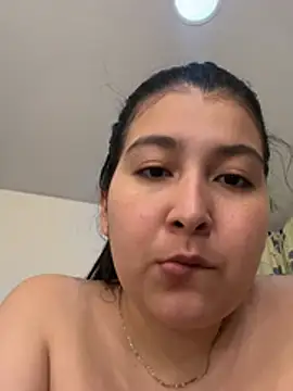 Snapshot of evelyn_1702 chatting on 24, 7, 2026 evelyn 1702 online show from 24, 7, 2026