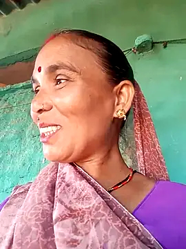 Snapshot of Monika_thakurr chatting on 7, 10, 2025 Monika thakurr online show from 7, 10, 2025