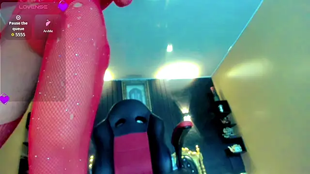 Snapshot of Natasha_clifford chatting on 10, 11, 2025 Natasha clifford online show from 10, 11, 2025