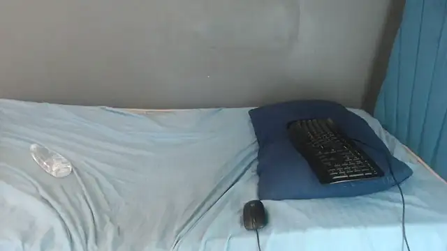 LILLYSLUT online show from 21, 10, 2025