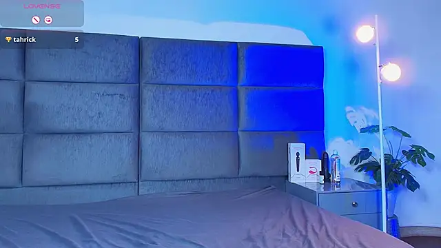 Slenna Moon online show from 8, 3, 2026