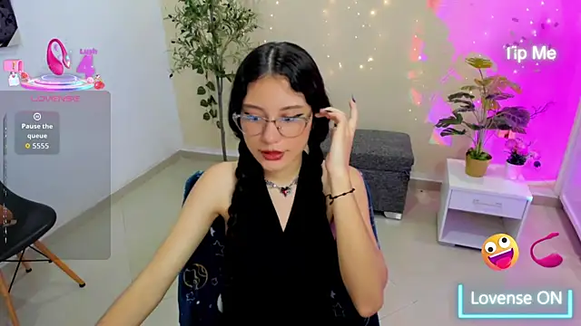 Snapshot of Krysten_Riter chatting on 13, 1, 2026 Krysten Riter online show from 13, 1, 2026