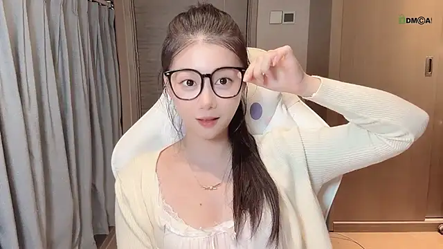 Makinghappymyself  online show from 18, 11, 2025