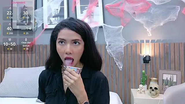 luna roja25 online show from 16, 10, 2025