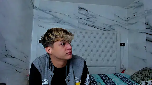 Ari and Storm online show from 16, 11, 2025