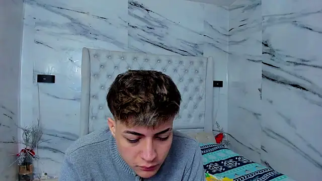 Ari and Storm online show from 21, 11, 2025