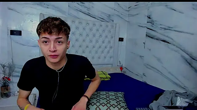 Ari and Storm online show from 25, 11, 2025