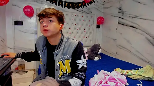 Ari and Storm online show from 4, 3, 2026