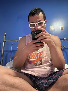 Snapshot of stevo170t chatting on 21, 4, 2026 stevo170t online show from 21, 4, 2026