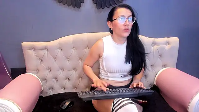 Scarlett 14  online show from 12, 3, 2026