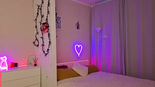 Snapshot of PurrrBerry chatting on 8, 11, 2025 PurrrBerry online show from 8, 11, 2025