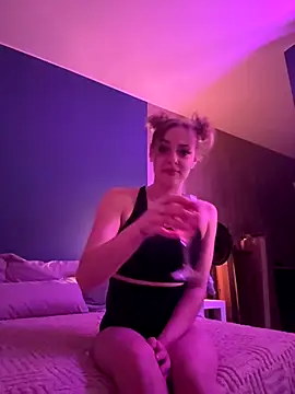 Snapshot of honeymoon111 chatting on 20, 11, 2025 honeymoon111 online show from 20, 11, 2025