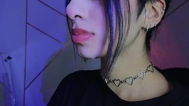 Snapshot of Hollyxx_ chatting on 17, 10, 2025 Hollyxx online show from 17, 10, 2025