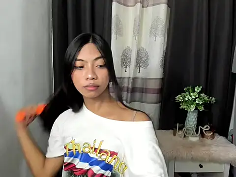 Snapshot of Kayra_Slut122 chatting on 28, 10, 2025 Kayra Slut122 online show from 28, 10, 2025