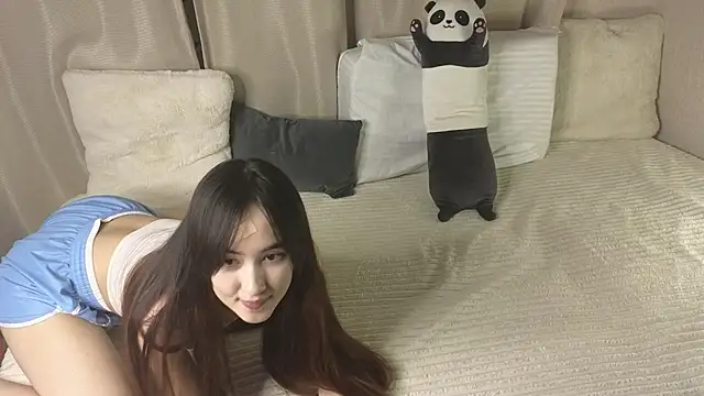 SakuraVelvet online show from 17, 9, 2025