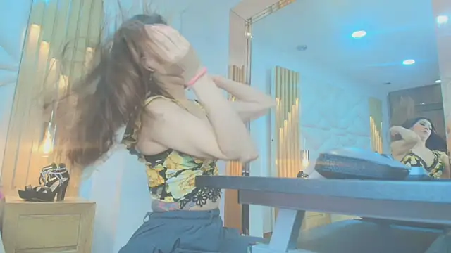 Rose Nichols online show from 2, 11, 2025