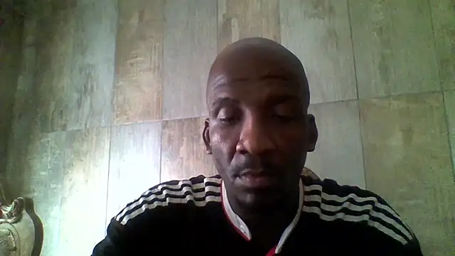 Snapshot of longdickson12345 chatting on 28, 11, 2025 longdickson12345 online show from 28, 11, 2025