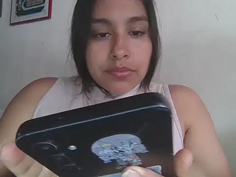 Snapshot of zairabreze chatting on 2, 5, 2026 zairabreze online show from 2, 5, 2026