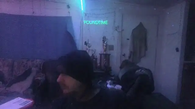 Poundtown1226 online show from 10, 1, 2026