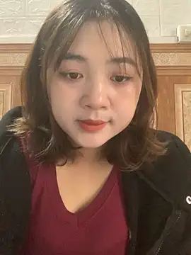 Snapshot of Lonnina chatting on 14, 10, 2025 Lonnina online show from 14, 10, 2025