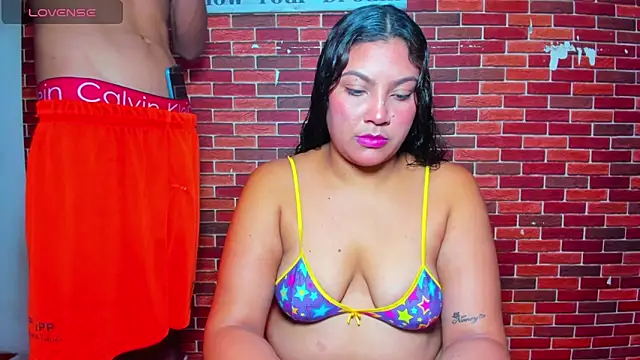 Snapshot of sweet_sexy_bitch42 chatting on 28, 11, 2025 sweet sexy bitch42 online show from 28, 11, 2025