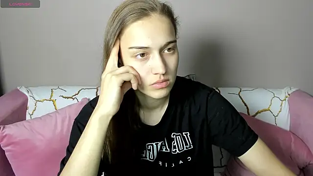 Alisa  Kelly online show from 13, 9, 2025