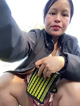 Snapshot of O_o_UwU_o_O chatting on 28, 11, 2025 O o UwU o O online show from 28, 11, 2025