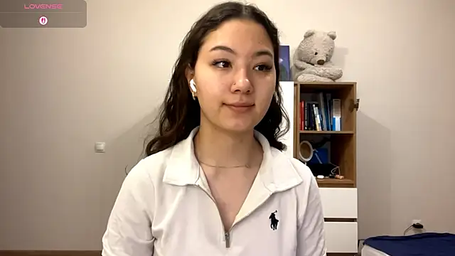 Snapshot of Sakuravice chatting on 7, 11, 2025 Sakuravice online show from 7, 11, 2025