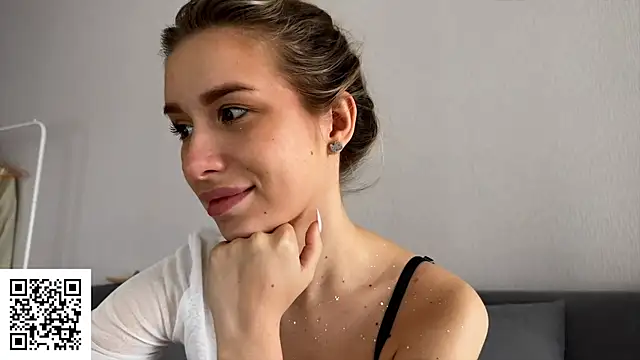 ElysiaXo online show from 19, 10, 2025