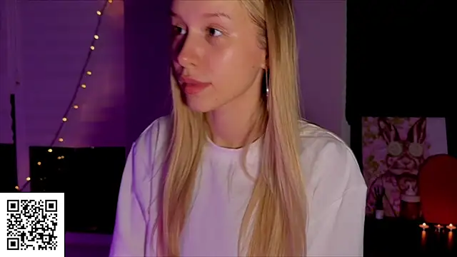 ElysiaXo online show from 8, 11, 2025