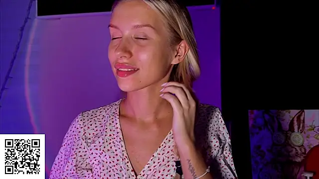 ElysiaXo online show from 10, 11, 2025