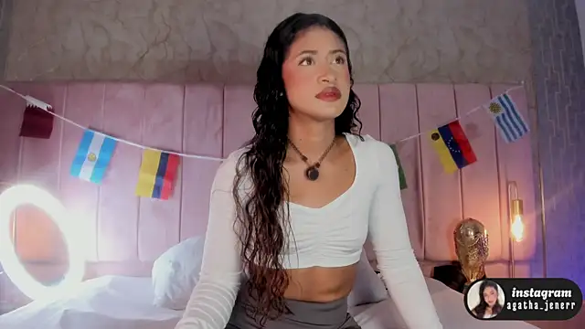 Snapshot of agatha_jener chatting on 29, 6, 2026 agatha jener online show from 29, 6, 2026