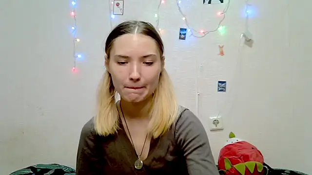  kikiclark   online show from 20, 9, 2025