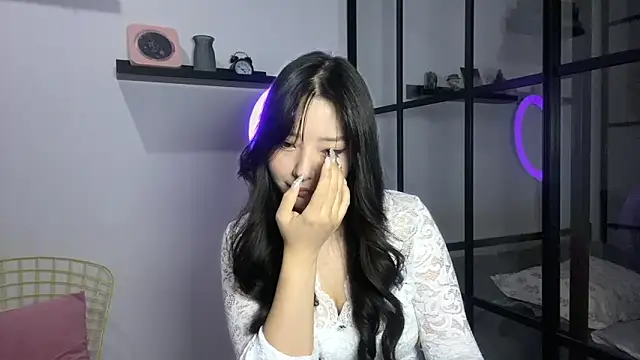 Snapshot of WonderMira chatting on 5, 10, 2025 WonderMira online show from 5, 10, 2025