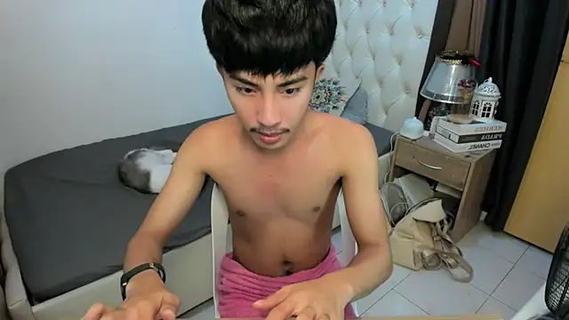 Snapshot of xxxhugecocktwinkxxx chatting on 21, 11, 2025 xxxhugecocktwinkxxx online show from 21, 11, 2025