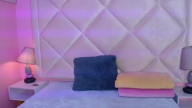 Miaa Smithh   online show from 29, 10, 2025