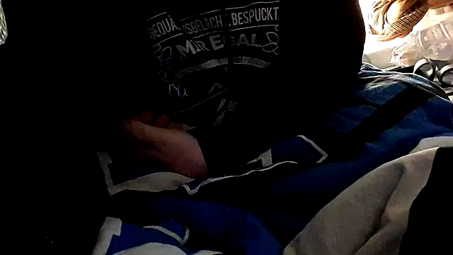 Snapshot of GeilerHSVFAN1989 chatting on 23, 12, 2025 GeilerHSVFAN1989 online show from 23, 12, 2025