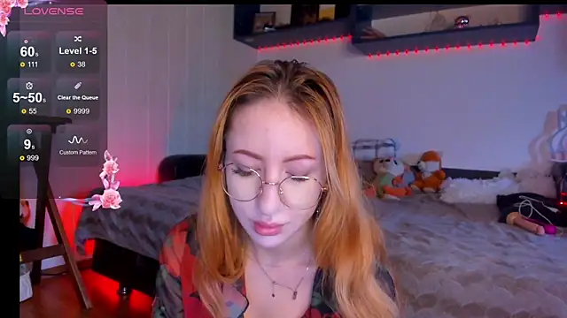 Snapshot of DaddysLittleSlutfox chatting on 16, 12, 2025 DaddysLittleSlutfox online show from 16, 12, 2025