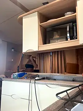 Snapshot of kate_chaud chatting on 17, 12, 2025 kate chaud online show from 17, 12, 2025