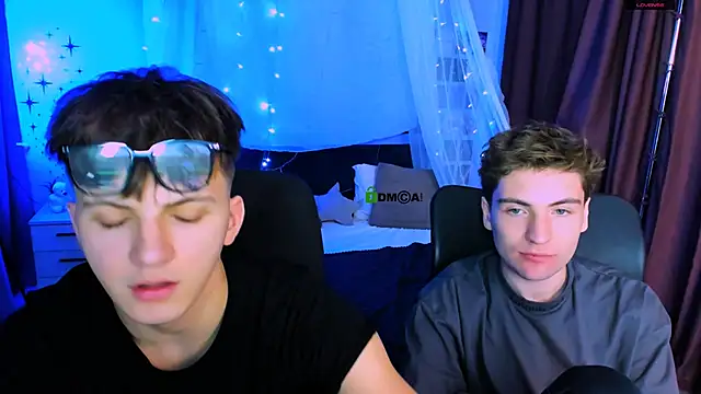 Snapshot of travis_wolf_ chatting on 13, 12, 2025 travis wolf online show from 13, 12, 2025