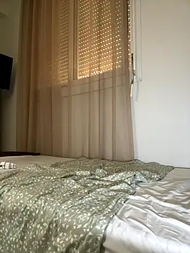 Snapshot of Merousexy282828 chatting on 12, 9, 2025 Merousexy282828 online show from 12, 9, 2025