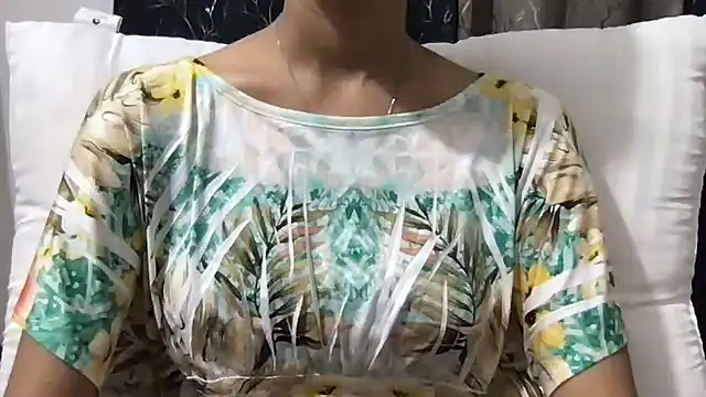 Riva arora01 online show from 26, 3, 2026