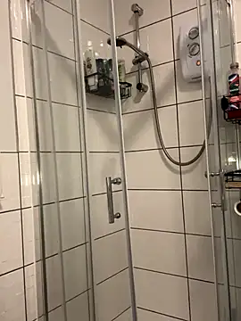 Snapshot of CheekyChelseaX chatting on 27, 10, 2025 CheekyChelseaX online show from 27, 10, 2025