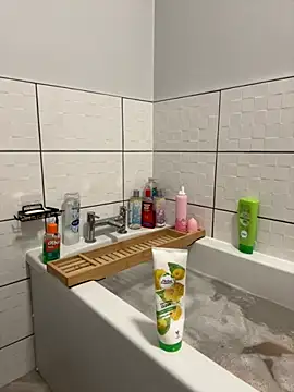 Snapshot of CheekyChelseaX chatting on 12, 11, 2025 CheekyChelseaX online show from 12, 11, 2025