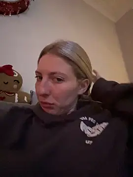 Snapshot of CheekyChelseaX chatting on 1, 12, 2025 CheekyChelseaX online show from 1, 12, 2025